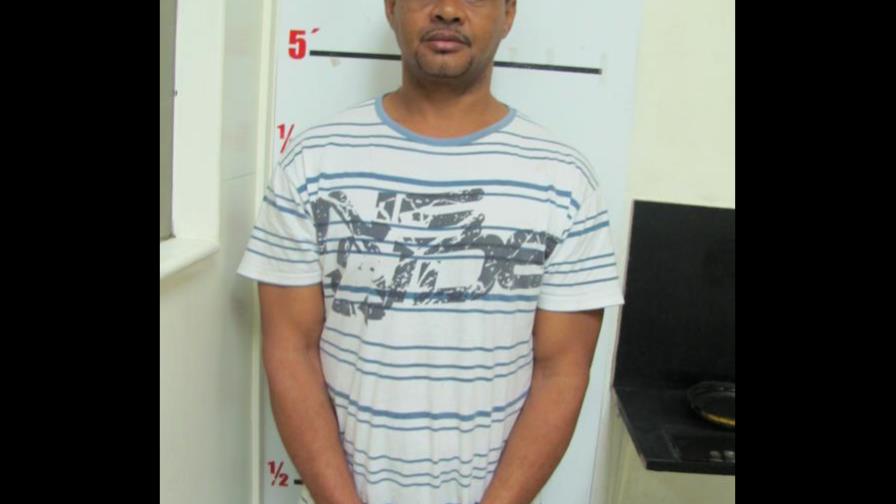 Extraditan a España comerciante dominicano