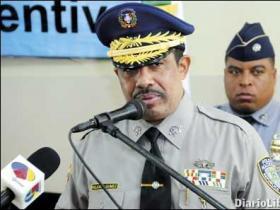 Jefe PN suspende dos oficiales superiores para investigarlos