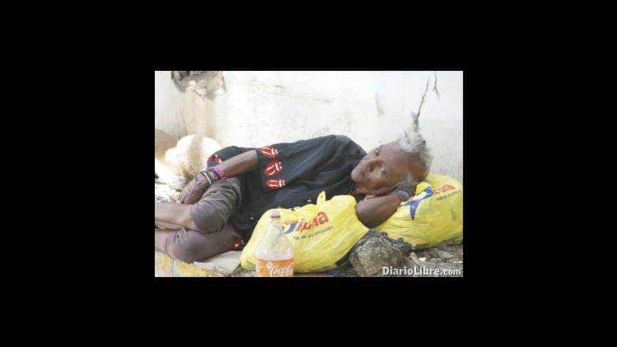 Piden ayuda para mujer indigente enferma