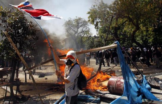 Miles de estudiantes chilenos arreciaron las protestas este miécoles