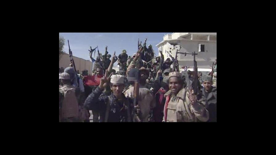 La OTAN confirma que atacó hoy un convoy militar cerca de Sirte