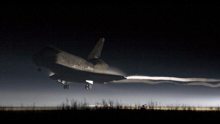 El Atlantis aterriza y pone fin a la exploración espacial