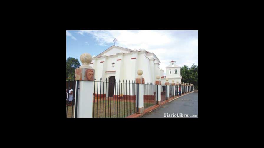 Remozan iglesia de Agua Santa en Boyá