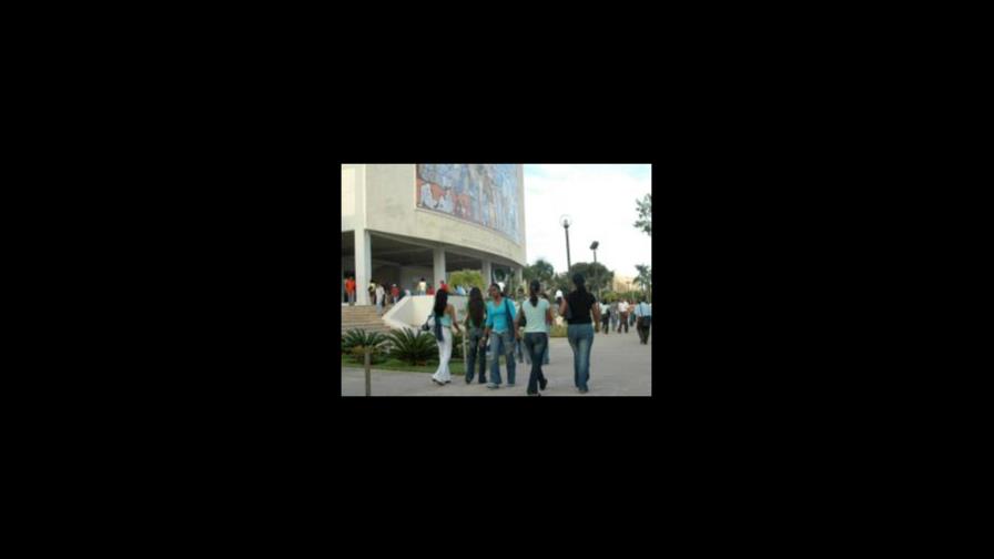 UASD suspende docencia por el paso del huracán Irene