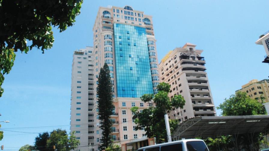 Entrega apartamentos y relojes de F. Agosto