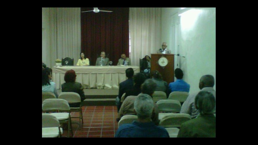 Hugo Tolentino pone a circular poemario