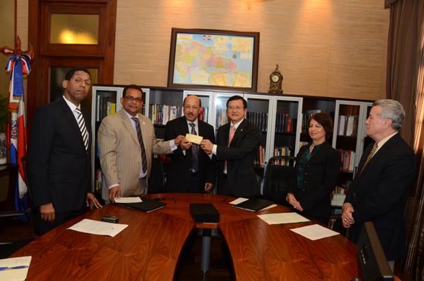 Taiwán dona US$750 mil para financiación territorial