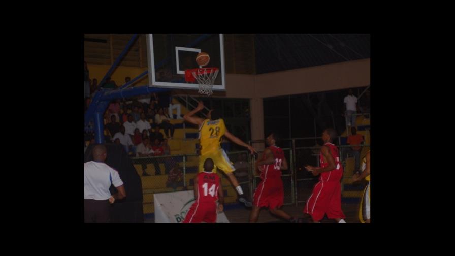 Ciro Pérez y Pueblo Nuevo definen campeón del Baloncesto Superior de SC