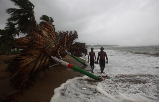 Irene se fortalece y se convierte en un huracán categoría 2