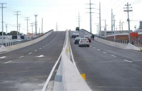 LF inaugura elevado de autopista San Isidro con Charles de Gaulle
