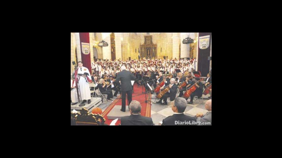 Cientos abarrotan la Catedral concierto de Viernes Santo