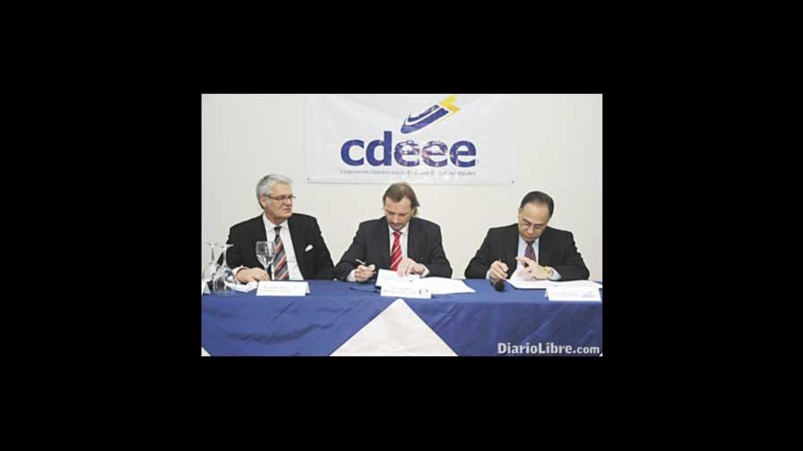 Construirán Monte Plata primera planta solar RD