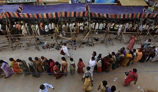 Miles dicen adiós a líder religioso Sai Baba fallecido en India