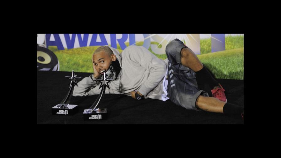 Chris Brown es máximo ganador de premios BET 2011