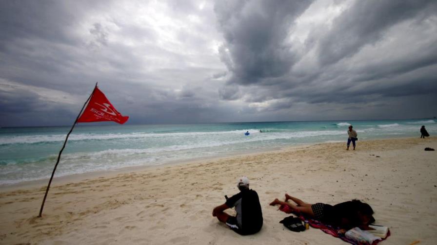 Rina perdió intensidad y puede degradarse a tormenta tropical