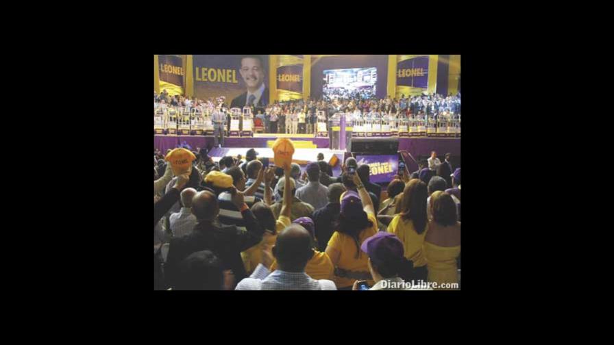 Fernández endosa al PLD los 2.2 millones de firmas