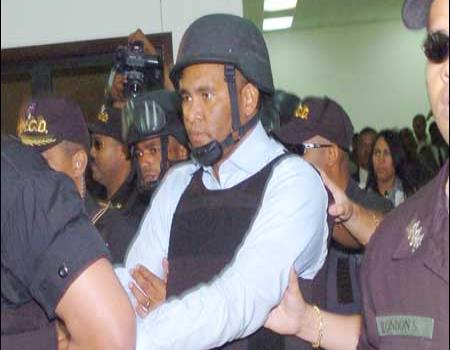 La narco-amistad con los hombres de uniforme