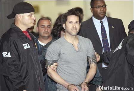 La narco-amistad con los hombres de uniforme