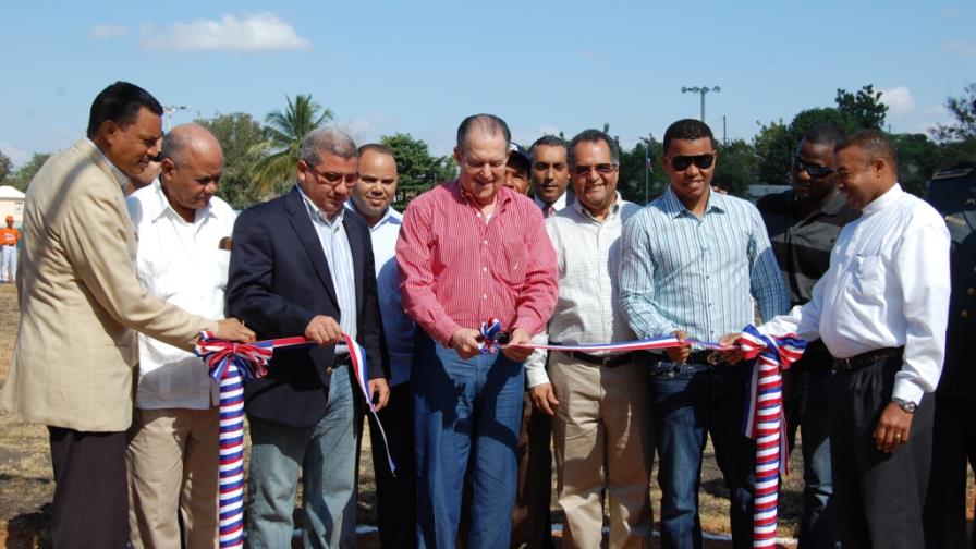 Gobierno inaugura estadio de beisbol en Las Matas de Farfán Gobierno inaugura estadio de beisbol en Las Matas de Farfán