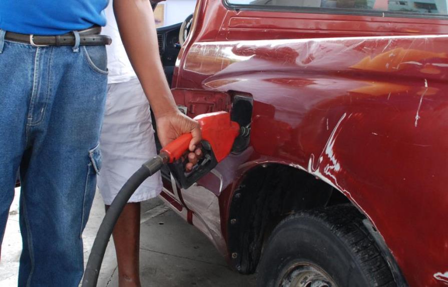 Movimiento Bájame la Gasolina acusa al Gobierno de crisis precios combustibles