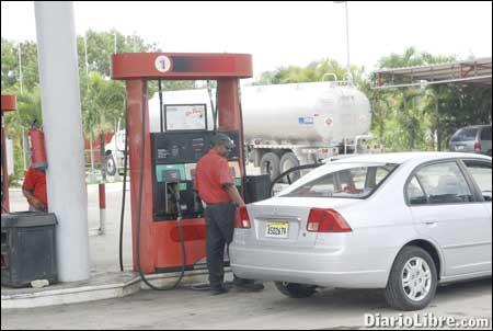 Gasolinas: $222.80 y 210.20; gasoil a 196