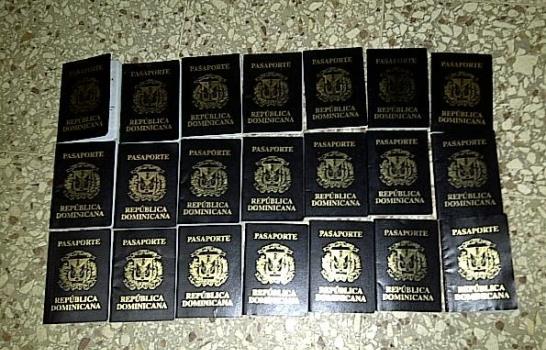 Apresan hombre vendia pasaportes con visado falso para viajar a España