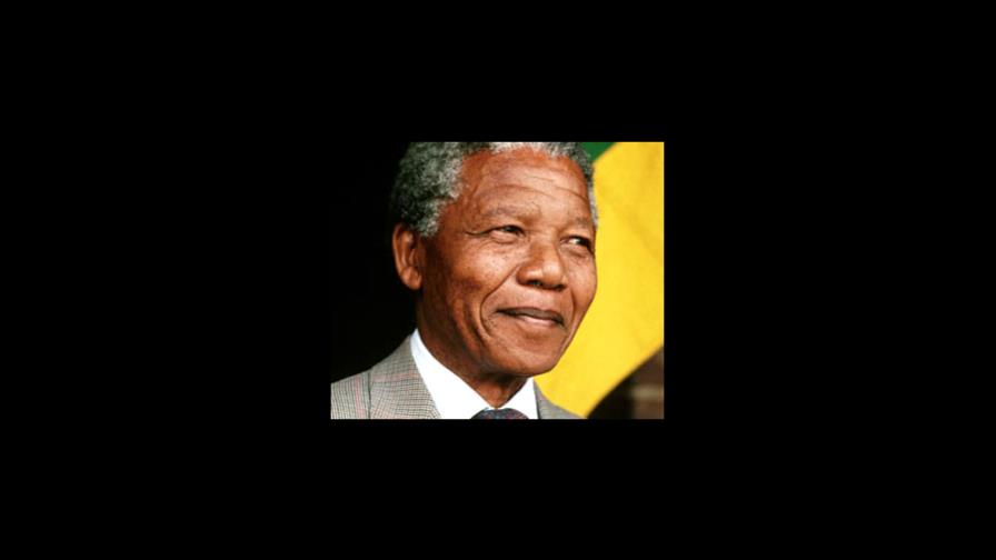 Mandela responde al tratamiento pero sigue bajo control permanente en su casa
