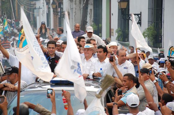 PRD realiza 50 marchas simultáneas en todo el país