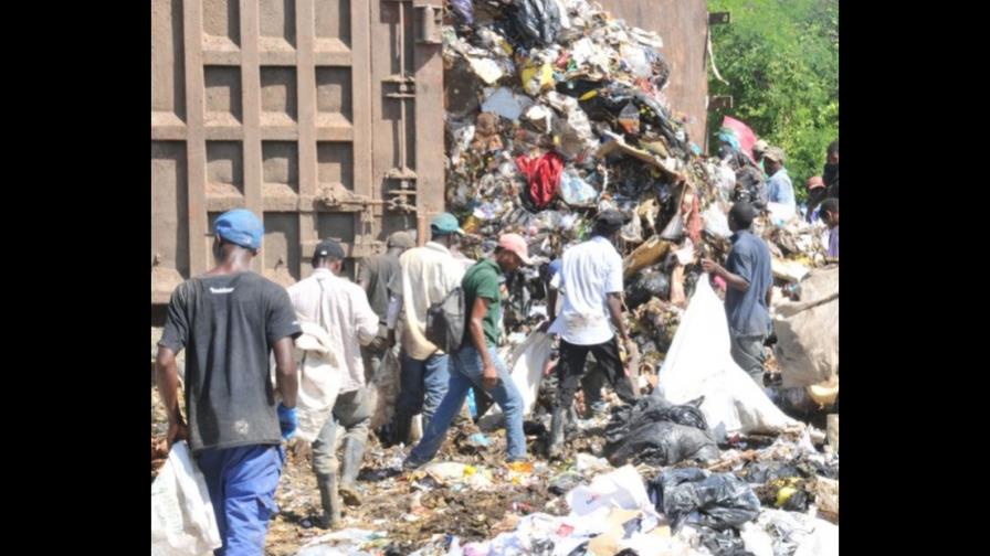 Los buzos de la basura son los emprendedores del reciclaje