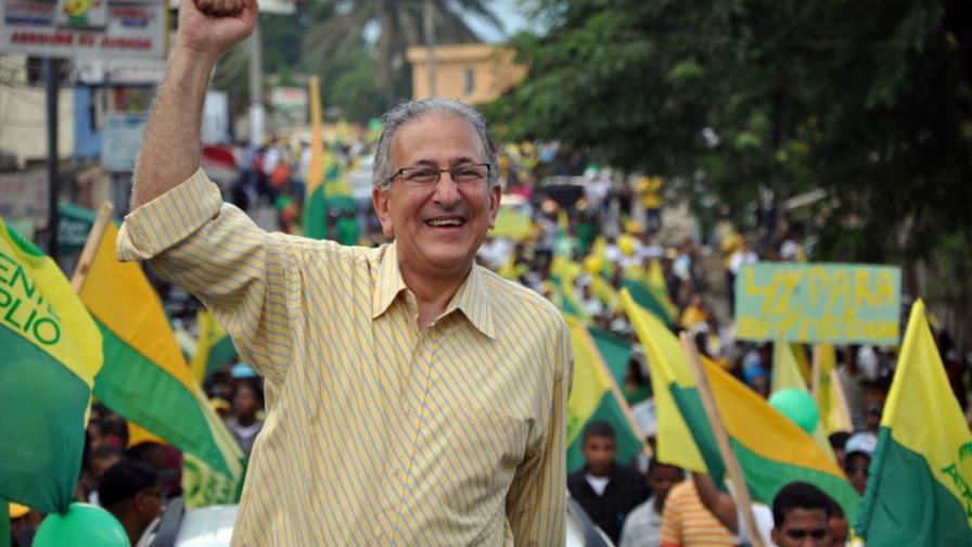 Biografía de Julian Serulle, candidato presidencial del Frente Amplio