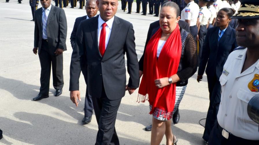 Martelly retorna a Haití; hace llamado a la unidad