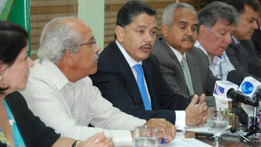 Productores legalizarán mano de obra extranjera desde el lunes Productores legalizarán mano de obra extranjera desde el lunes