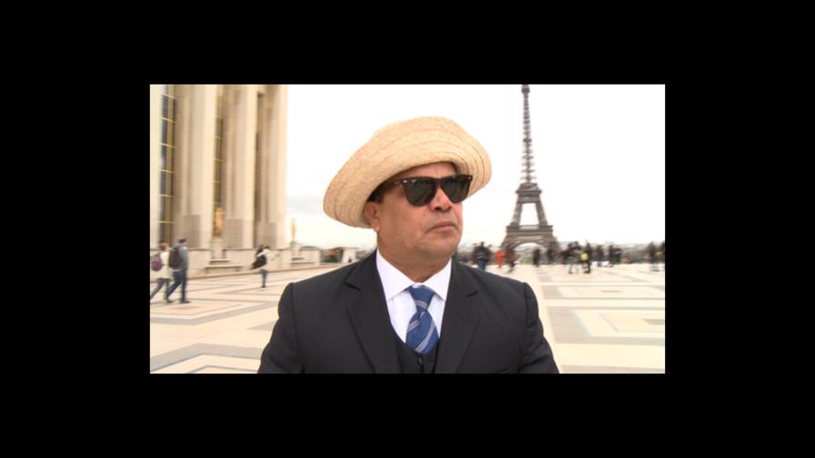 Humorista le pide a Chávez demostrar que no es clon cubano