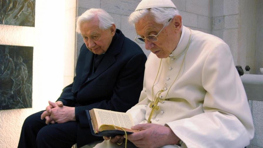 El papa llegó a Milán (Italia) para el VII Encuentro Mundial de las Familias