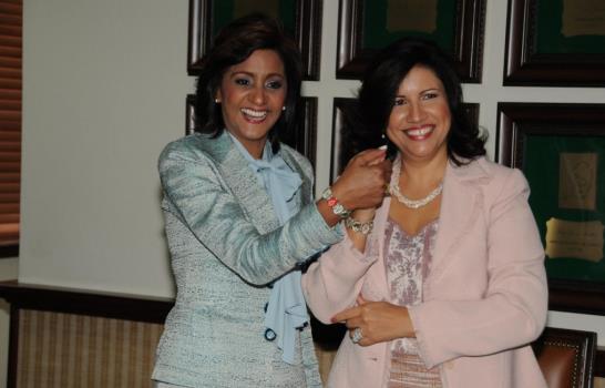 Margarita presenta programas del DPD a Candy Montilla de Medina