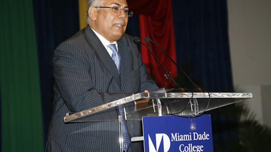 Consulado de Miami abre centro negocios