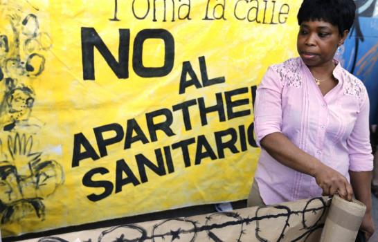 Protesta contra el apartheid sanitario de inmigrantes sin papeles en España Protesta contra el apartheid sanitario de inmigrantes sin papeles en España