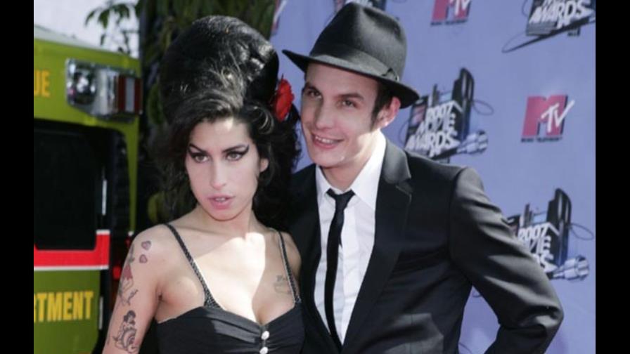 Roban vestido de novia de Amy Winehouse Roban vestido de novia de Amy Winehouse