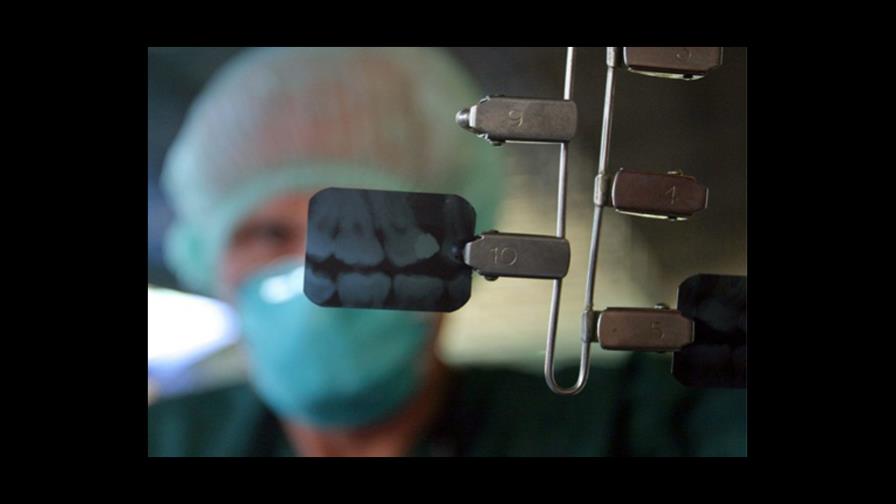 Instituciones anuncian implantes dentales gratuitos Instituciones anuncian implantes dentales gratuitos