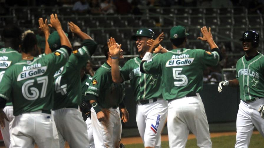 Estrellas vencen a las Águilas y vuelven al primero