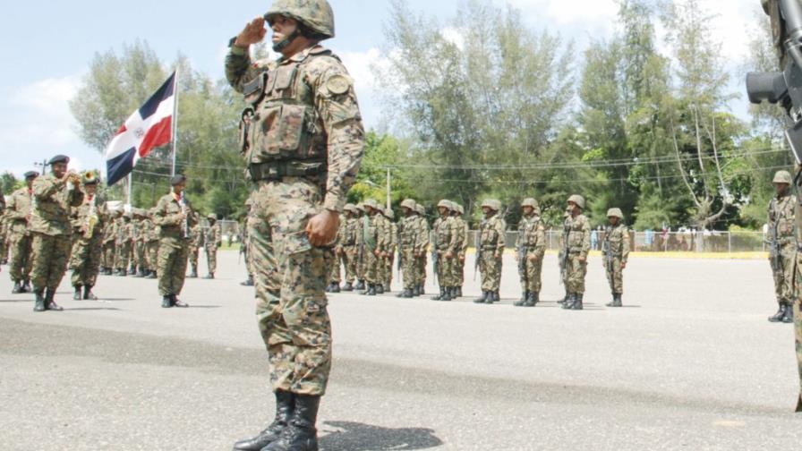 Ejecutivo asciende a unos 2,629 miembros del Ejército Nacional