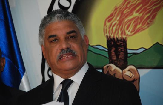 Miguel Vargas dice no es válida Comisión Política que lo suspendió