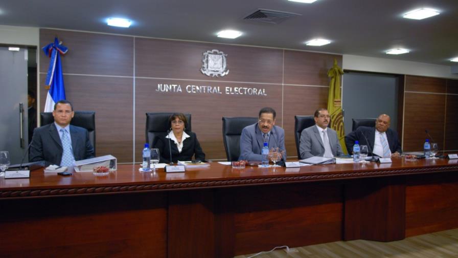 Casi 38 mil extranjeros tienen cédulas vencidas