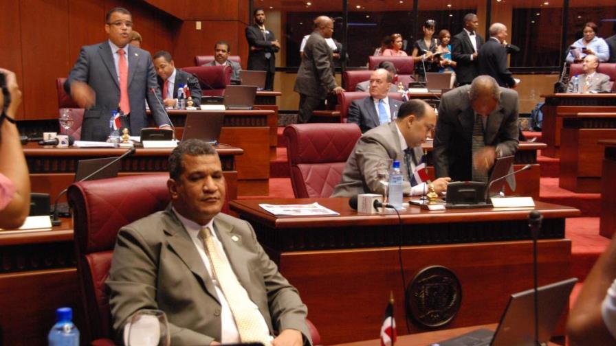 Senadores conocen de urgencia proyecto de reforma