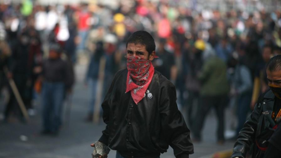 Cerca de un centenar de heridos por las protestas en México; decenas de detenidos