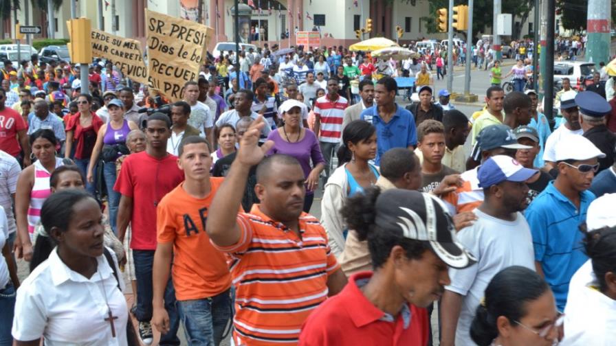 Cotuí recibe promesa de carretera, tras larga espera