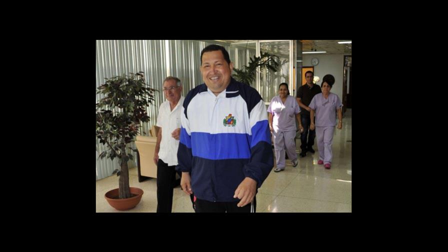 Llamadas y fotos no disipan dudas sobre salud de Chávez