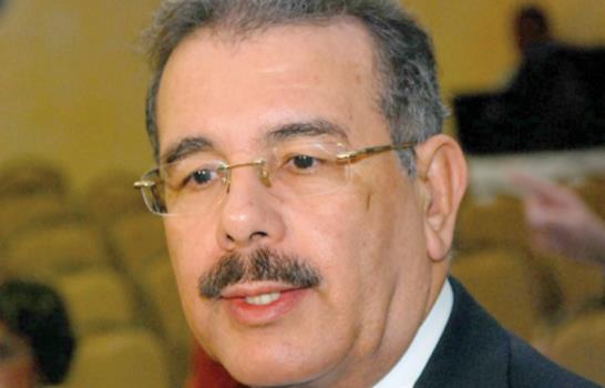 Políticos defienden sus posiciones ante los resultados encuesta