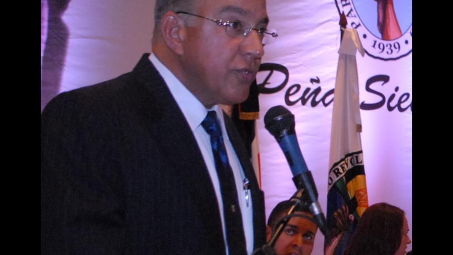 Andrés Bautista dice reunión del grupo de Miguel Vargas fue solo bulto mediático