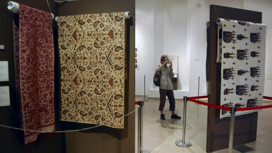 El legado textil de la madre de Barack Obama exhibido en un museo de Malasia